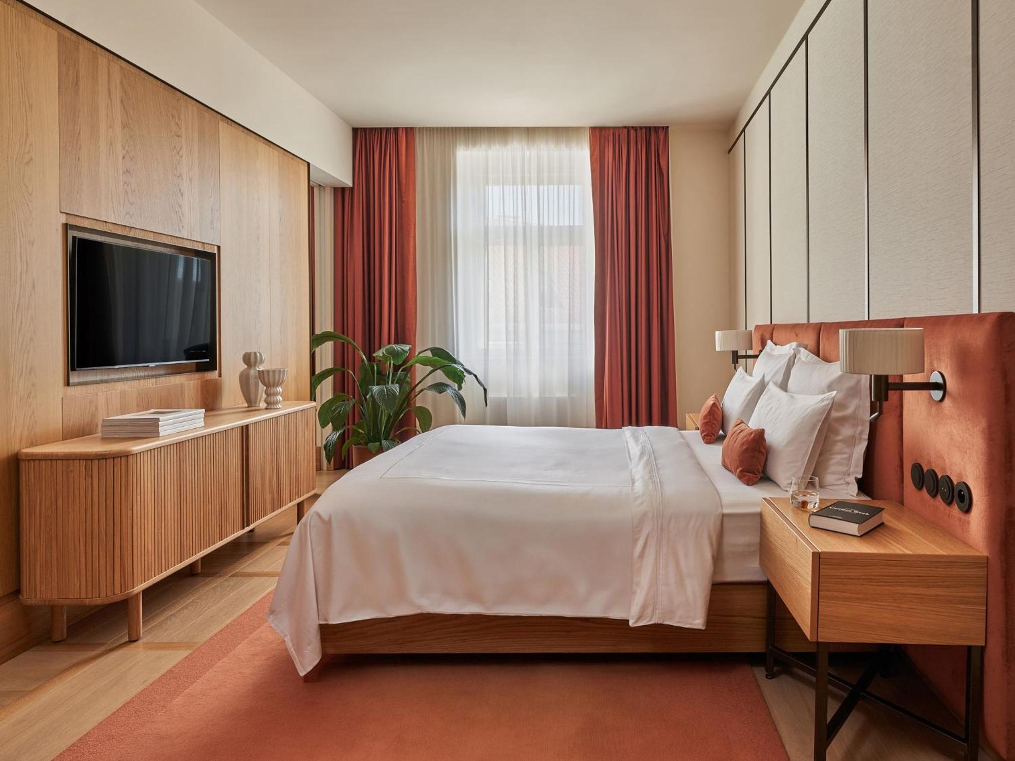 The Julius Prague
