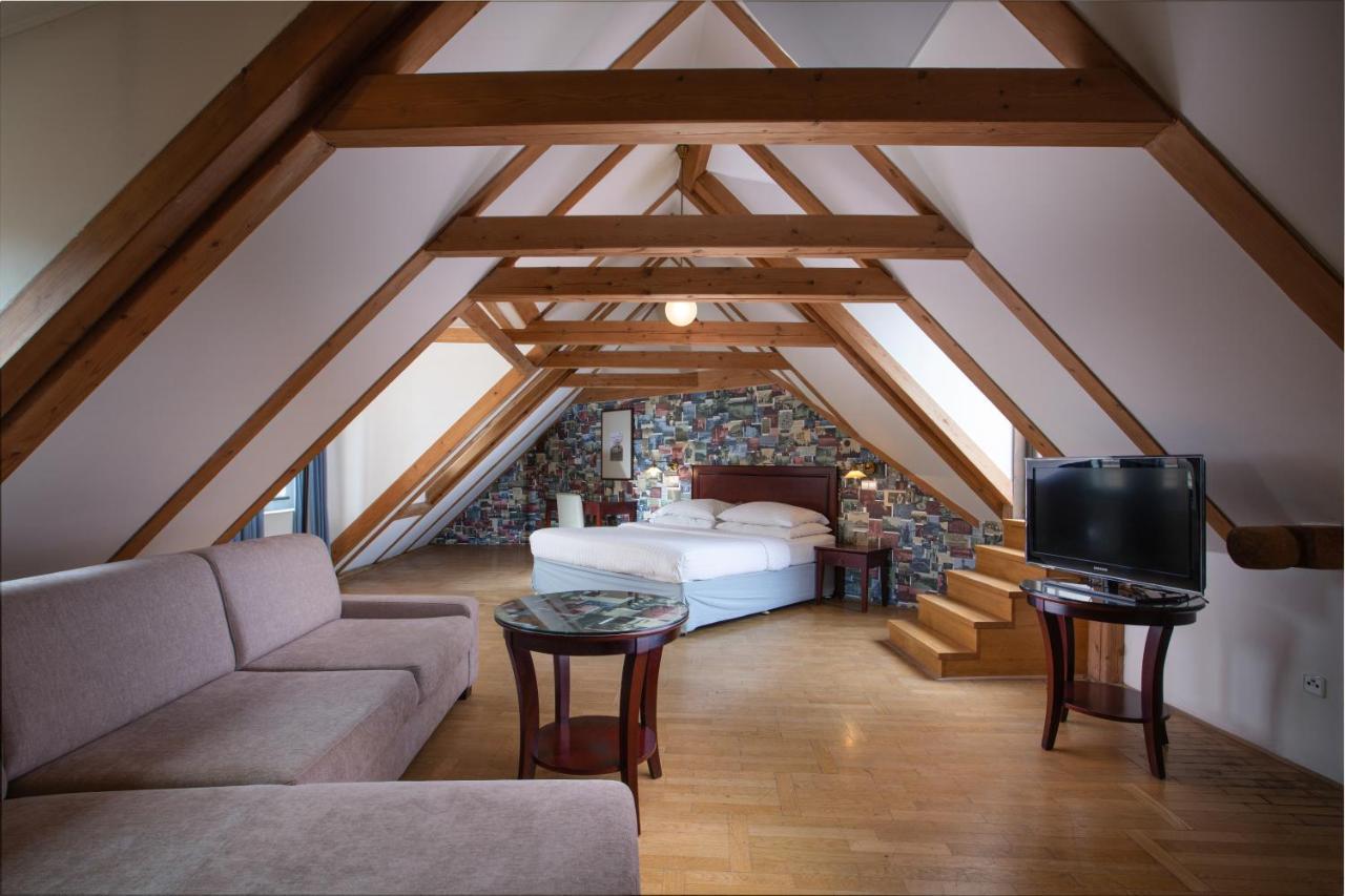 Charles Bridge Heritage Suites By Salvator Hotels