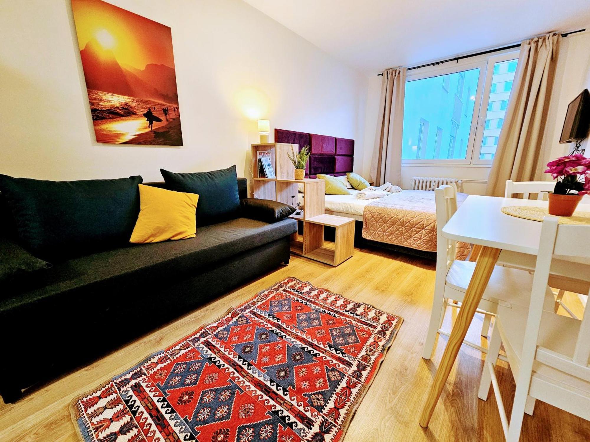 Terrace-View Prague Apartments For Business & Leisure, Free Parking & Gym, Near Metro & Aqua Sport Centre