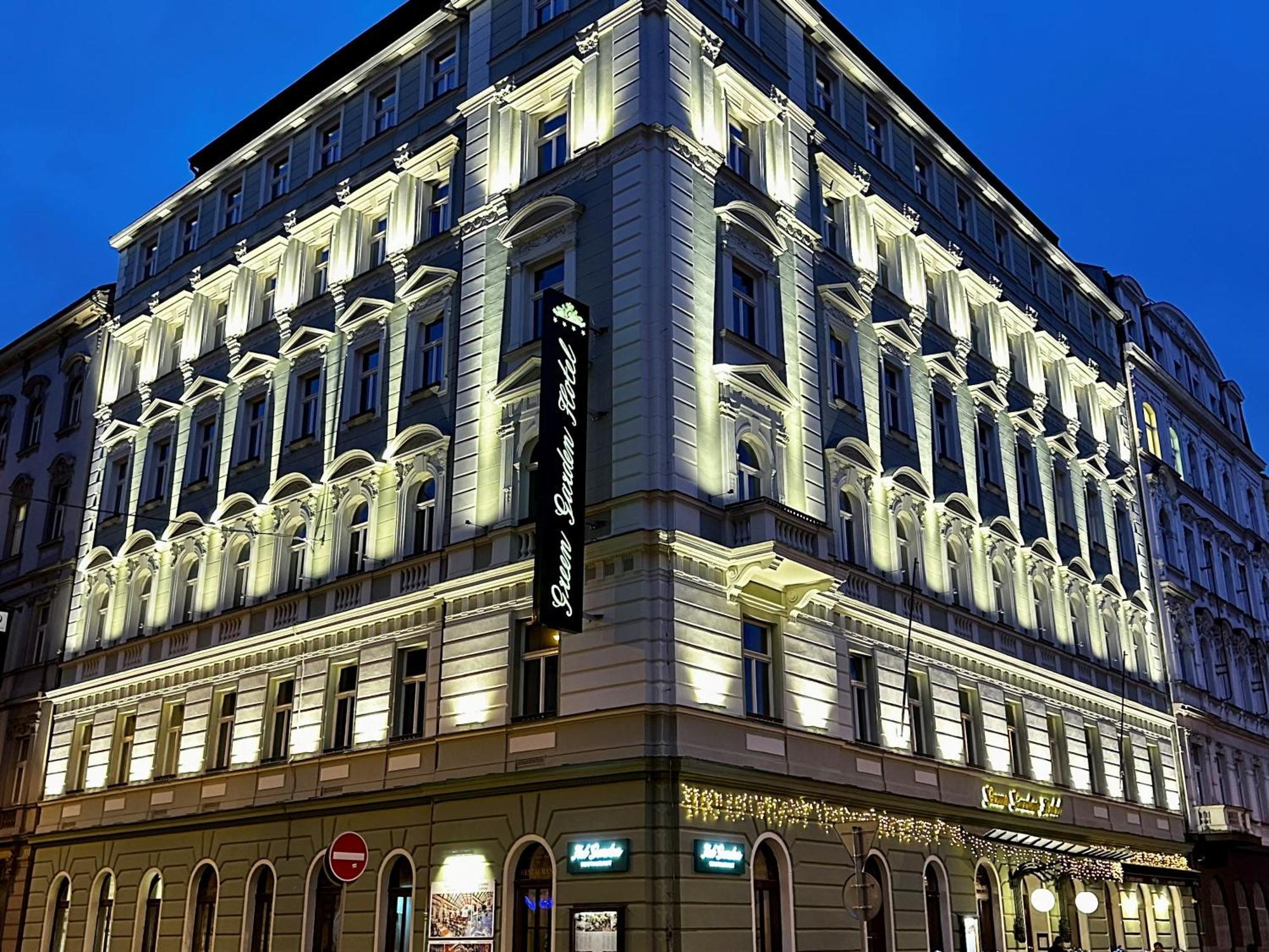 Green Garden Hotel