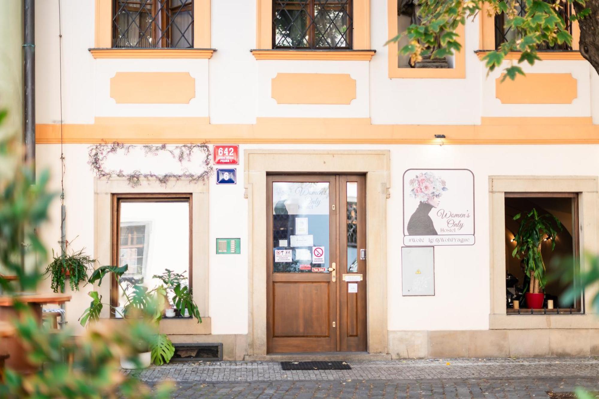 Women'S Only Hostel - Female Only